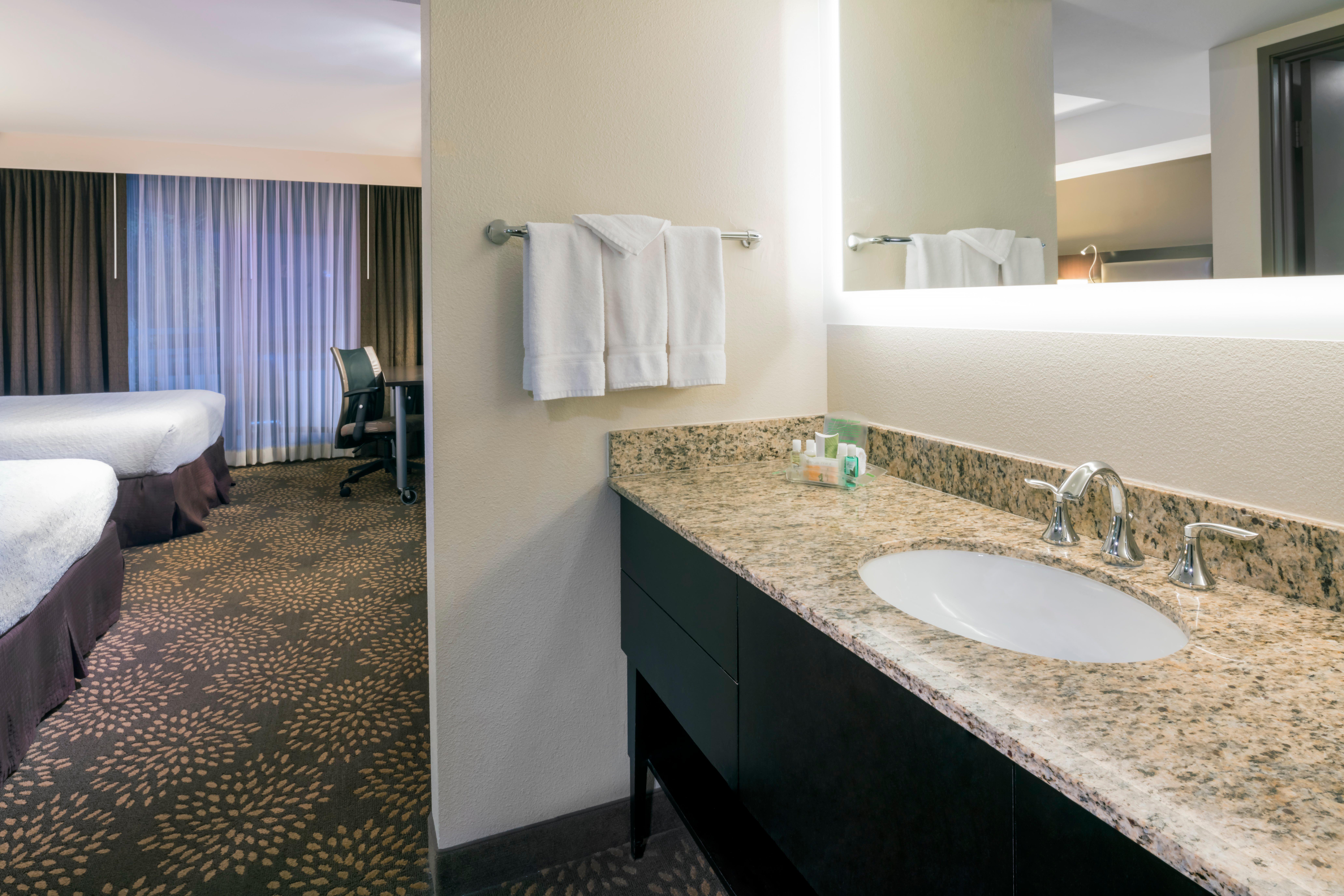 Holiday Inn And Suites Phoenix Airport North By Ihg Exterior photo