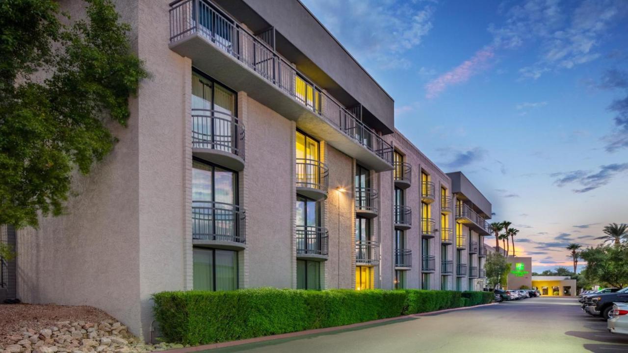 Holiday Inn And Suites Phoenix Airport North By Ihg Exterior photo