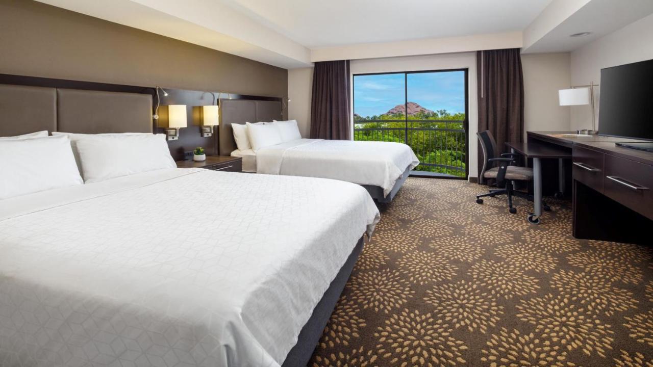 Holiday Inn And Suites Phoenix Airport North By Ihg Exterior photo