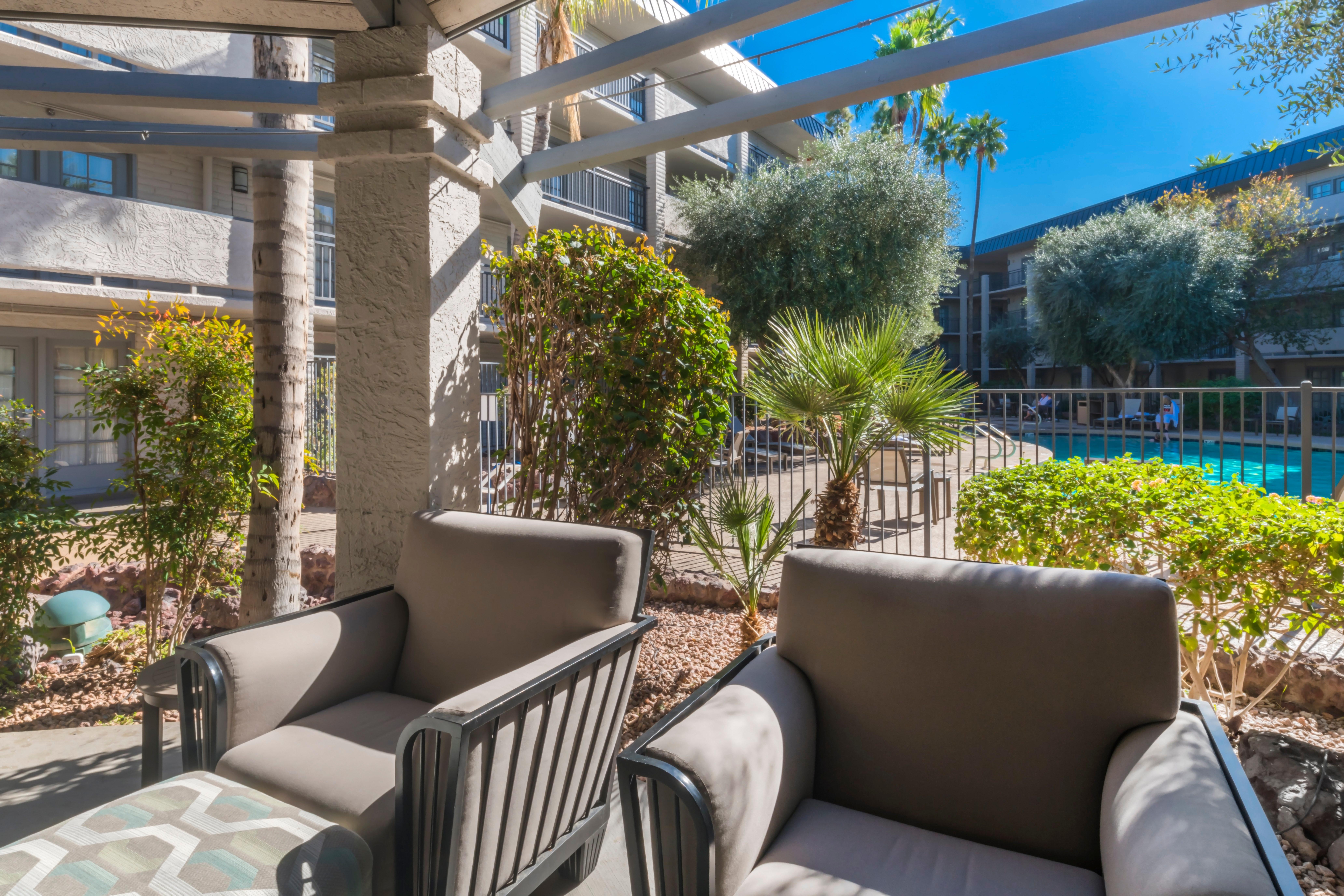 Holiday Inn And Suites Phoenix Airport North By Ihg Exterior photo