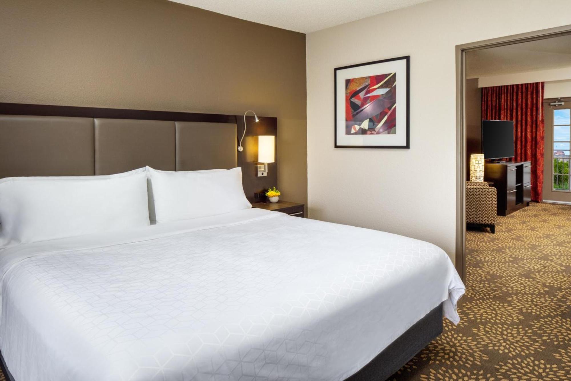 Holiday Inn And Suites Phoenix Airport North By Ihg Exterior photo